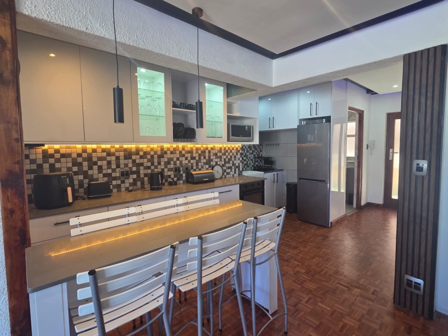 To Let 2 Bedroom Property for Rent in Sea Point Western Cape